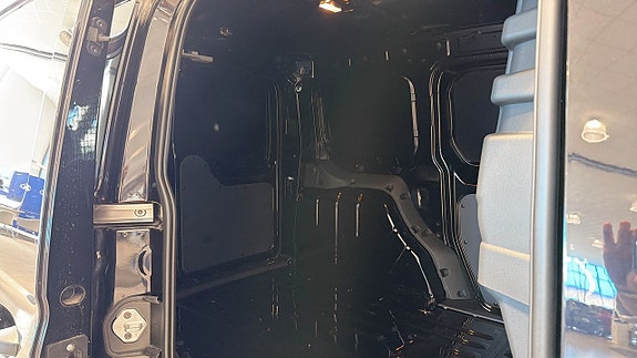 Ford Transit Connect 5 of 10