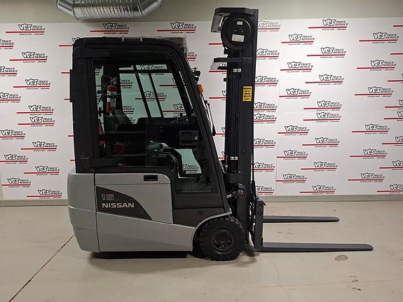 Nissan 1500kg Triplex 5,5m 3 of 6