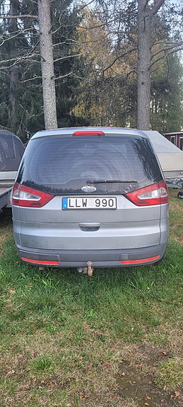 Ford Galaxy 3 of 3