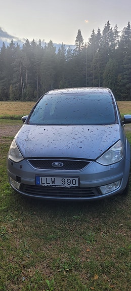 Ford Galaxy 2 of 3