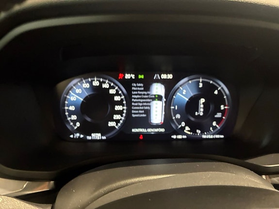 Volvo V60 12 of 14