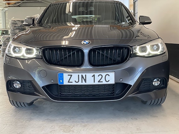 BMW 320 3 of 26