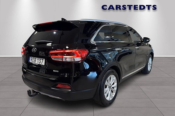 Kia Sorento 3 of 17