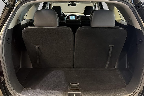 Kia Sorento 8 of 17