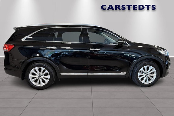 Kia Sorento 2 of 17