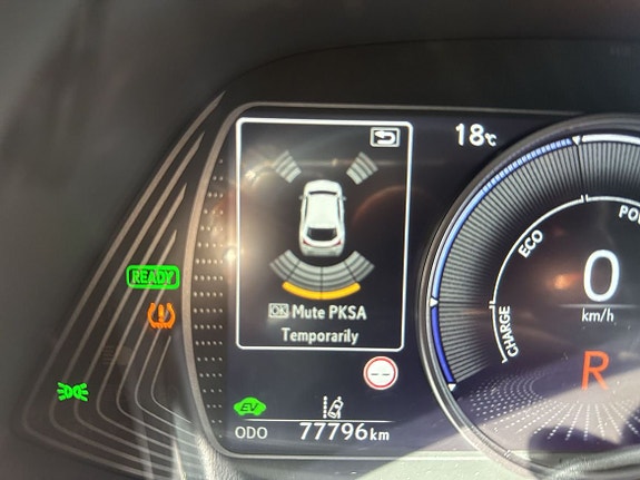 Lexus UX250h 25 of 26