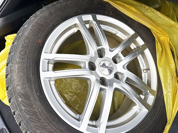 Lexus UX250h 16 of 26
