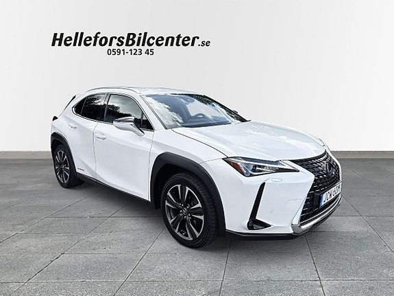 Lexus UX250h 19 of 26