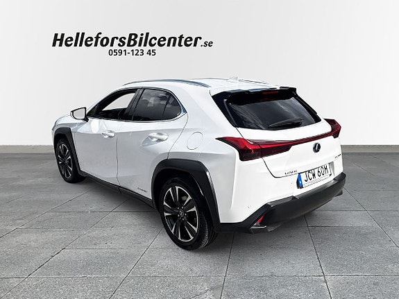 Lexus UX250h 2 of 26