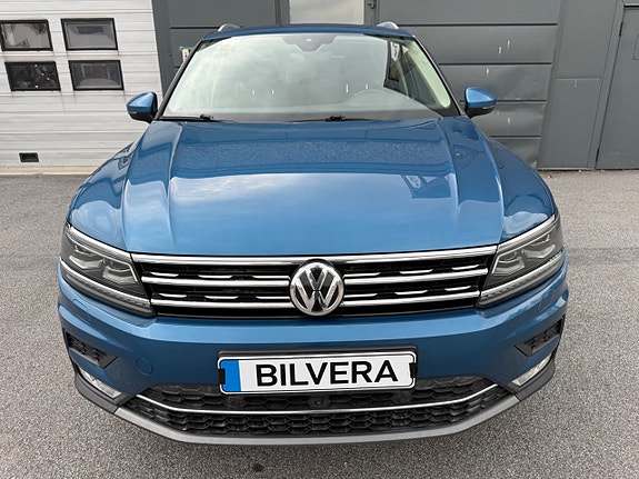 Volkswagen Tiguan 2 of 12