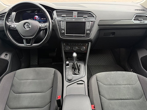 Volkswagen Tiguan 8 of 12
