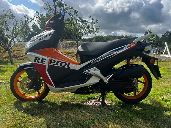 Honda NSC50-R 3 of 7
