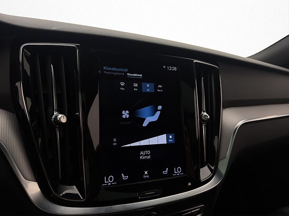 Volvo V60 19 of 30