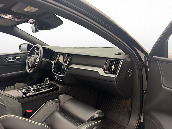 Volvo V60 24 of 30