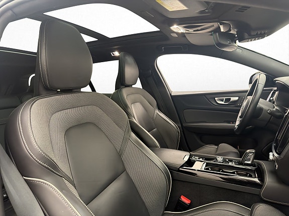 Volvo V60 25 of 30