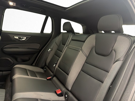 Volvo V60 26 of 30
