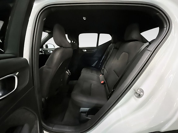 Volvo EX40 10 of 15
