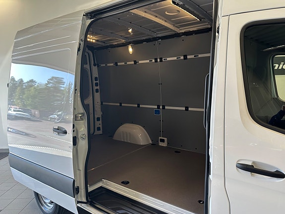 Mercedes-Benz Sprinter 317 12 of 14