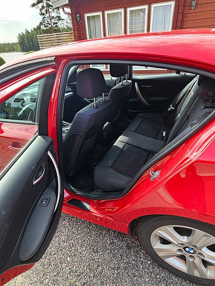 BMW 116i 7 of 12