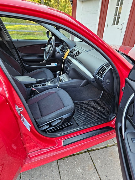 BMW 116i 9 of 12
