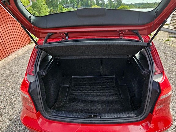 BMW 116i 5 of 12