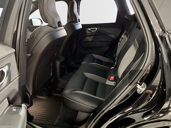 Volvo XC60 7 of 14