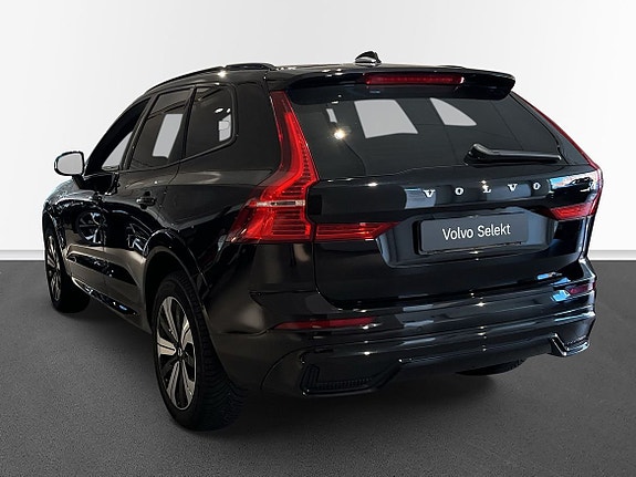 Volvo XC60 2 of 14