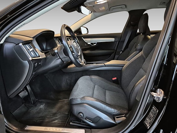 Volvo V90 8 of 12