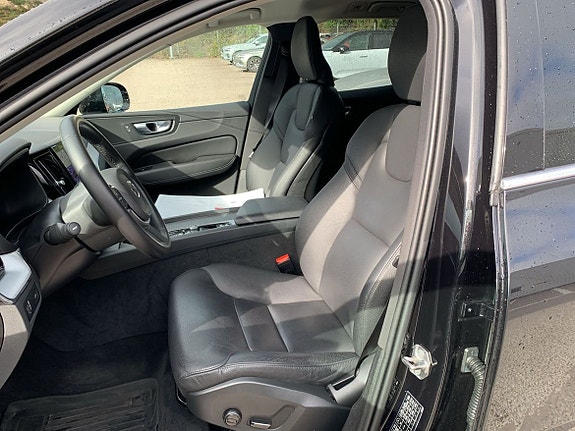 Volvo XC60 5 of 7