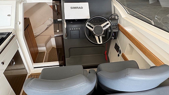 Nimbus W9 T-TOP -21 Inboard "READY TO CRUISE" 5 of 10