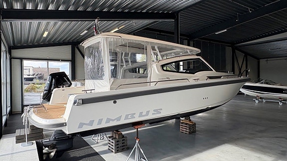Nimbus W9 T-TOP -21 Inboard "READY TO CRUISE" 2 of 10