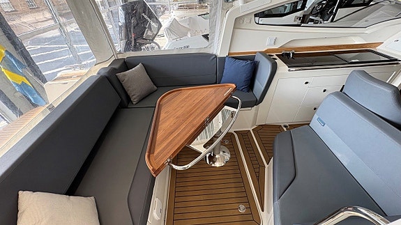 Nimbus W9 T-TOP -21 Inboard "READY TO CRUISE" 4 of 10