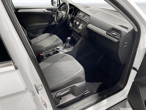 Volkswagen Tiguan 17 of 25