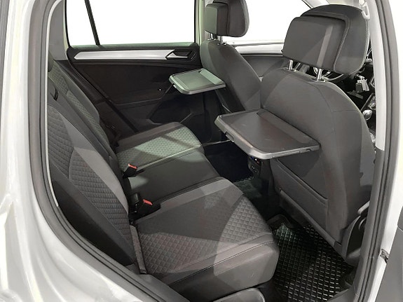 Volkswagen Tiguan 16 of 25