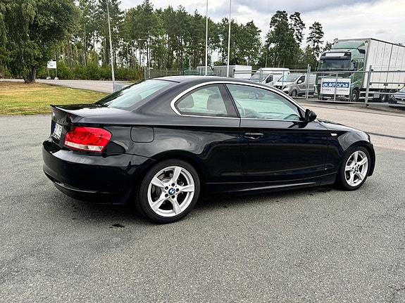 BMW 118d 4 of 8