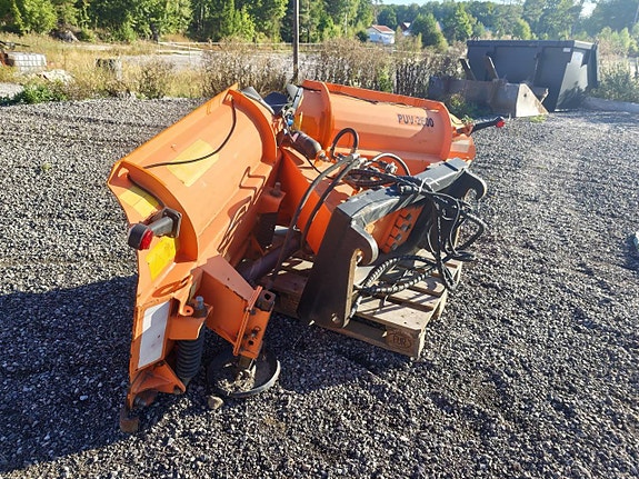 Pronar PUV 2600 – Vikplog – L30 / Zettelmeyer – 260 cm 2 of 6