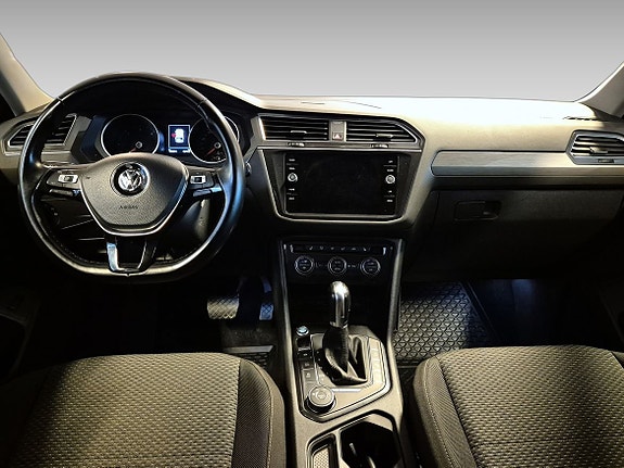 Volkswagen Tiguan Allspace 10 of 12