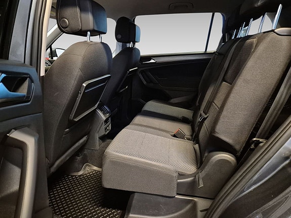 Volkswagen Tiguan Allspace 9 of 12