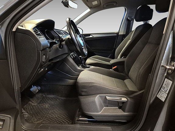 Volkswagen Tiguan Allspace 8 of 12