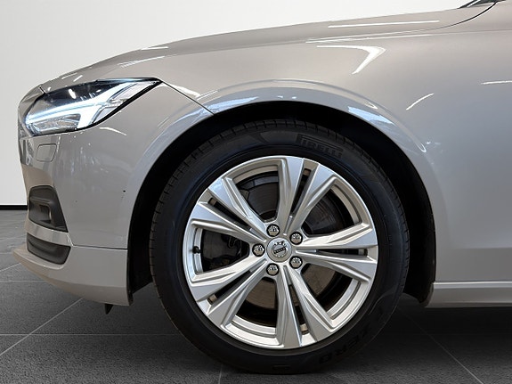 Volvo V90 4 of 21
