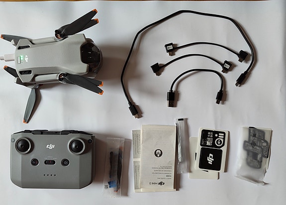 DJI DJI Mini 3 drönare med fjärrkontroll