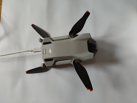DJI Mini 3 drönare med fjärrkontroll image 2
