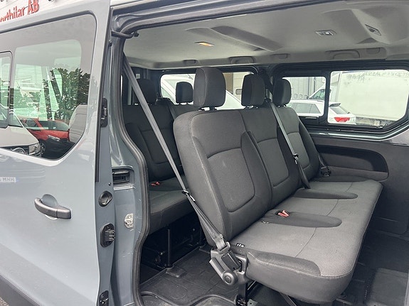Renault Trafic 4 of 11