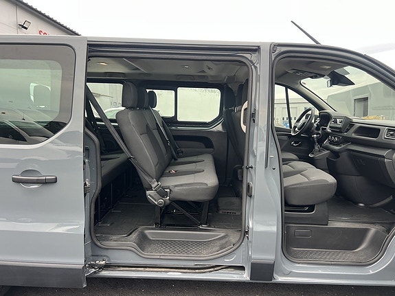 Renault Trafic 6 of 11
