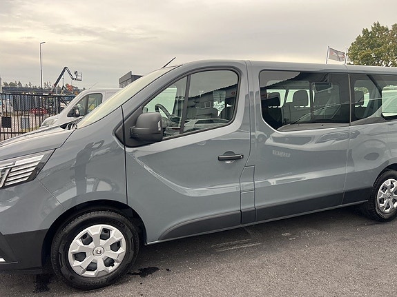 Renault Trafic 9 of 11