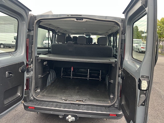 Renault Trafic 3 of 11