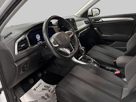 Volkswagen T-Roc 13 of 19