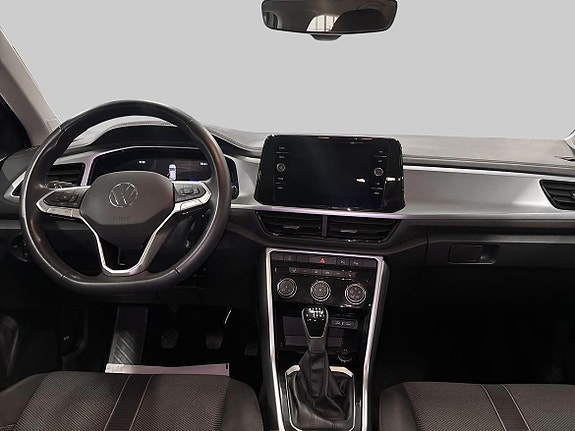 Volkswagen T-Roc 11 of 19