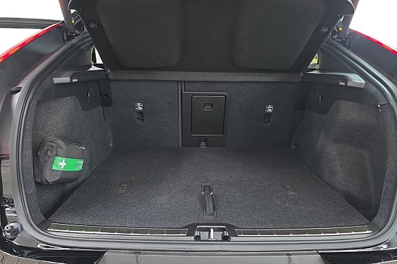 Volvo C40 12 of 24