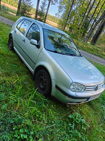 Volkswagen Golf IV 2 of 3